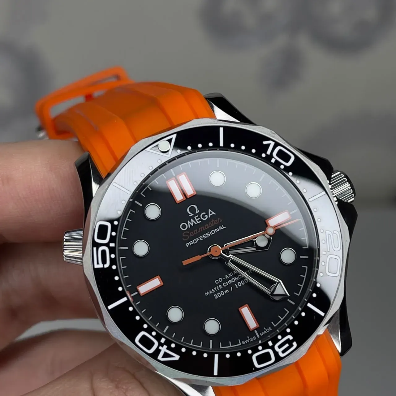 Reloj de la versión de importación de la colección Exclusive.